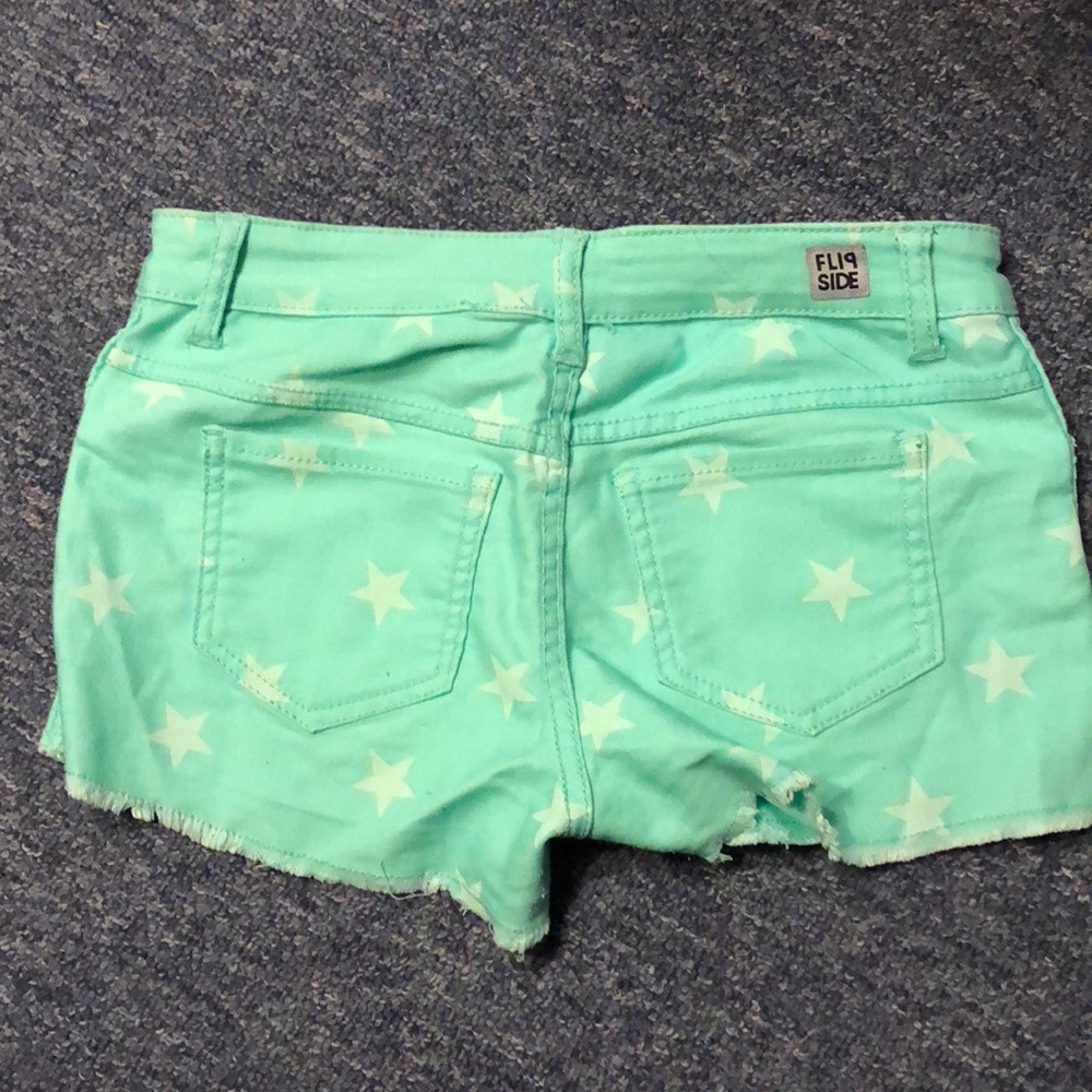 Flip side reversible mint shorts size 5 - Picture 4 of 4
